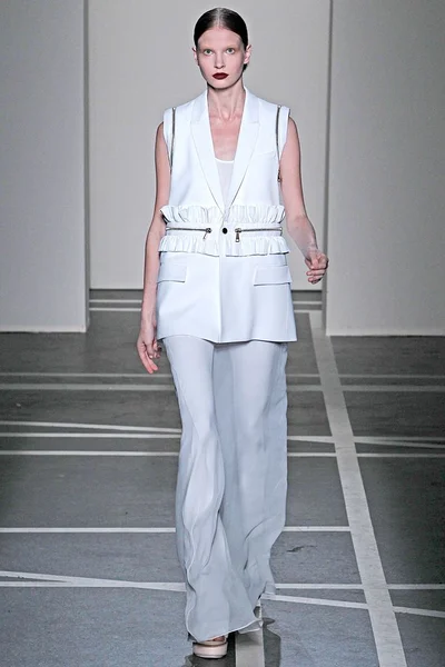 Look 19